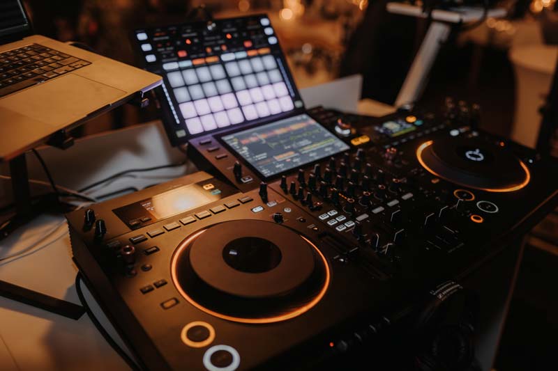 Private Feier in Straubing mit stimmungsvoller Lichttechnik und Eventausstattung von eventclan